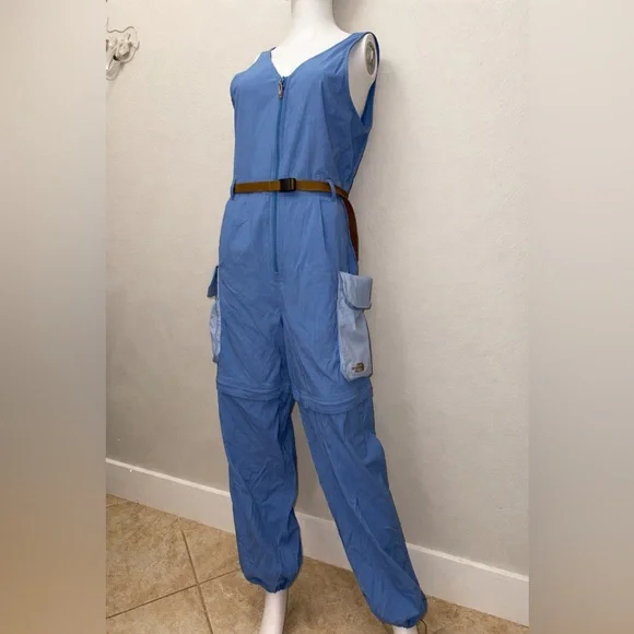 The North Face Women’s Class V Pathfinder One-Piece TNF SOLD OUT M - Picture 2 of 7